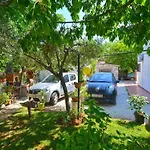 Apartment Welcoming With Garden Poreč
