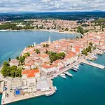 Apartment Welcoming With Garden *