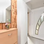 Apartment Welcoming With Garden