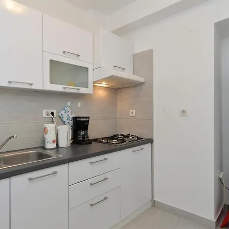 Apartment Welcoming With Garden *