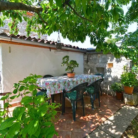 Welcoming With Garden *