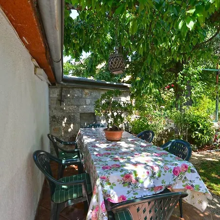 Welcoming With Garden *