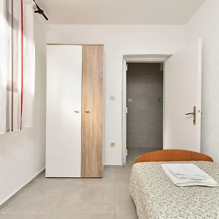 Welcoming With Garden Apartman Poreč