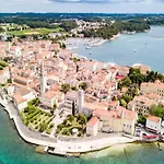 Welcoming With Garden * Poreč