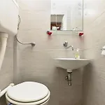 Welcoming With Garden Apartman *