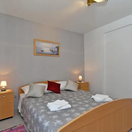 Welcoming With Garden Apartman Porec