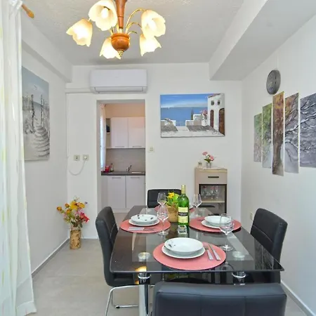 Welcoming With Garden Apartman Porec