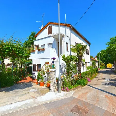 Welcoming With Garden Porec