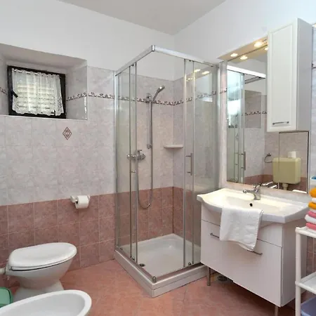 Appartamento Welcoming With Garden Porec