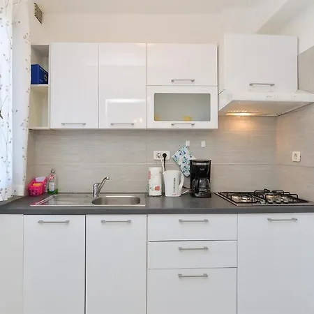 Welcoming With Garden Porec