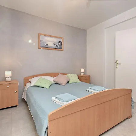 Apartman Welcoming With Garden *