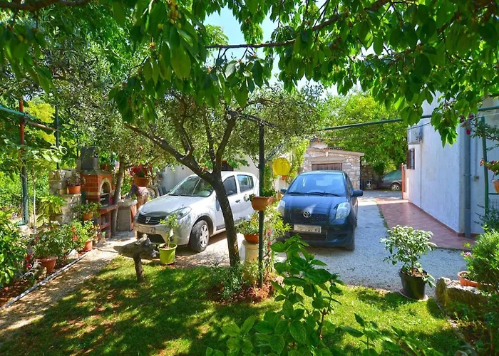 Apartman Welcoming With Garden Poreč