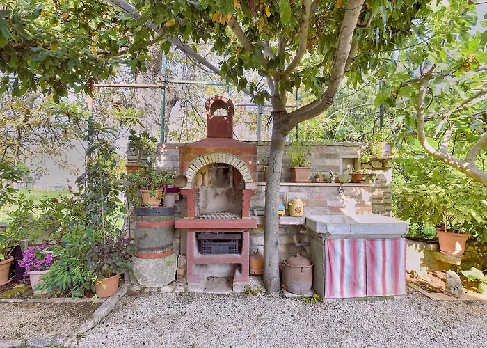 Welcoming With Garden Poreč