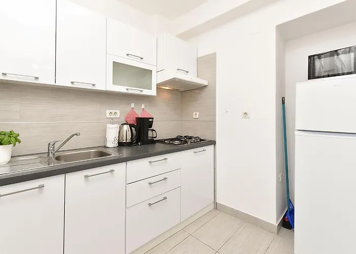 Welcoming With Garden * Poreč