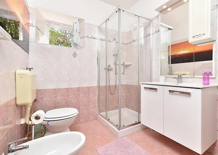 Apartman Welcoming With Garden *