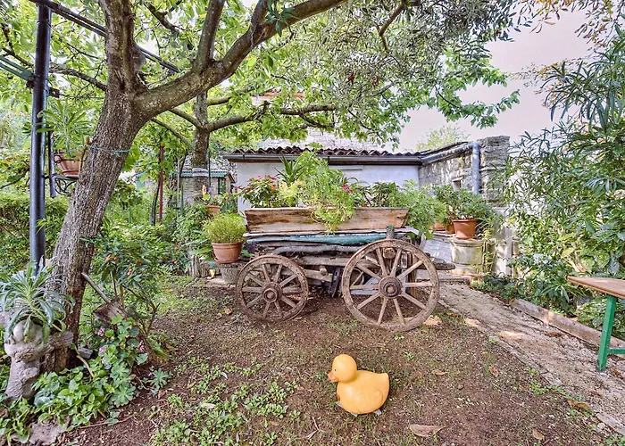 Welcoming With Garden Lejlighed Poreč