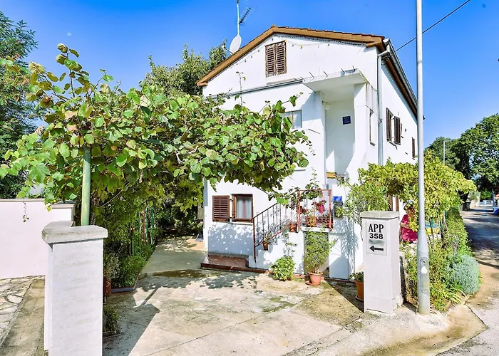 Welcoming With Garden Apartman Poreč