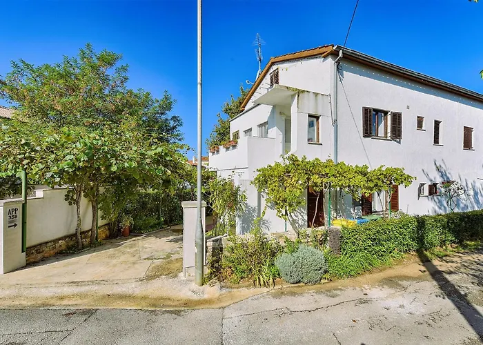 Welcoming With Garden